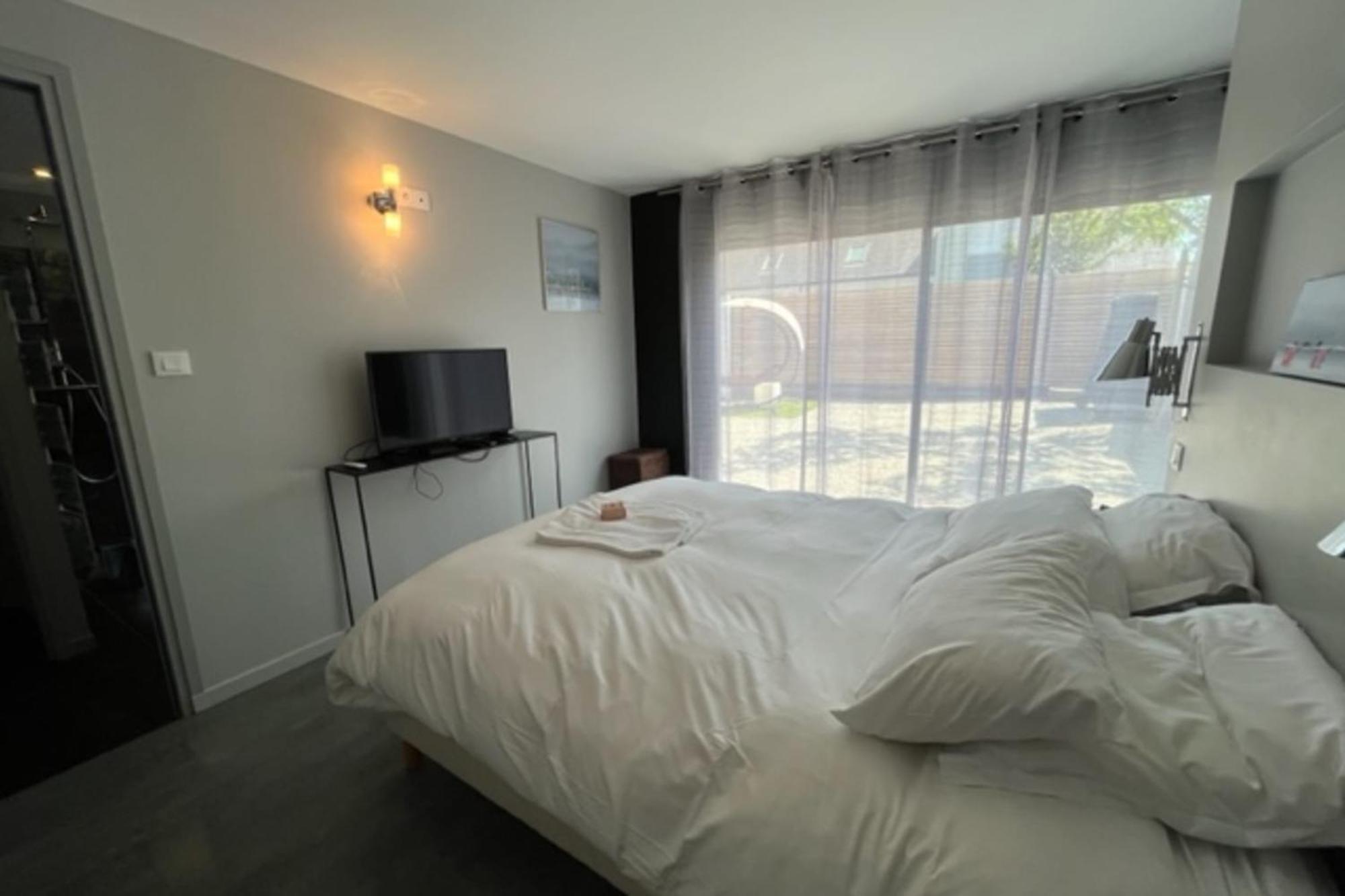 Bright 190 M With Swimming Pool *