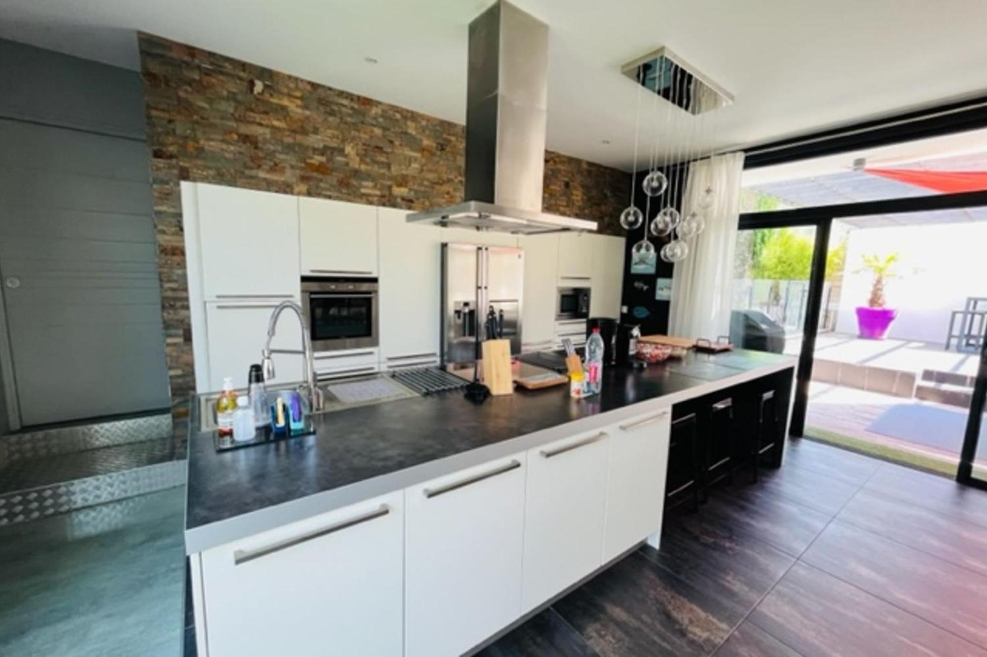 Bright 190 M With Swimming Pool Vannes