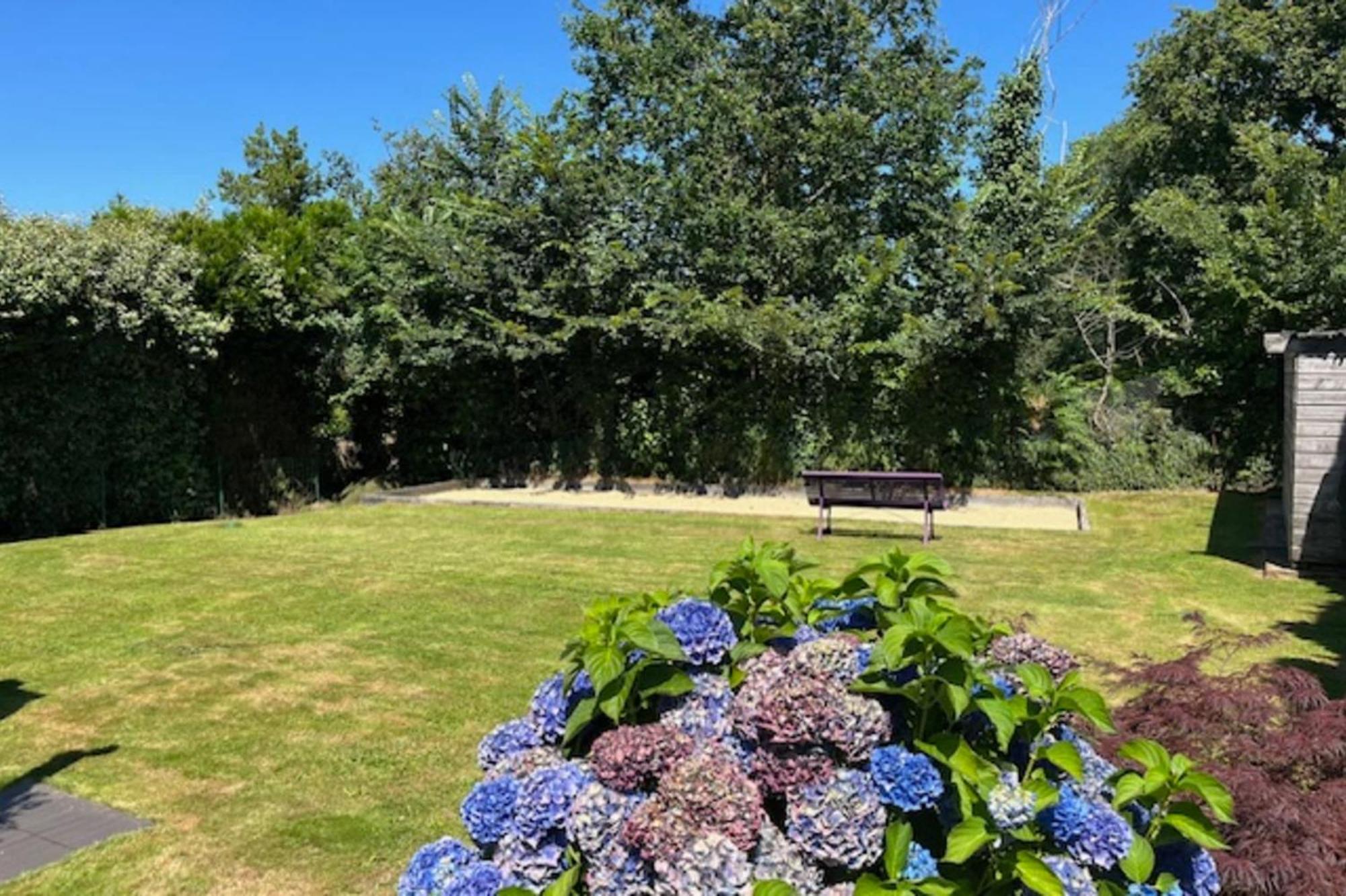Bright 190 M With Swimming Pool